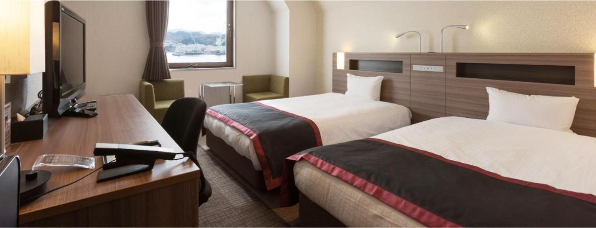Onomichi Kokusai Hotel Bagian luar foto